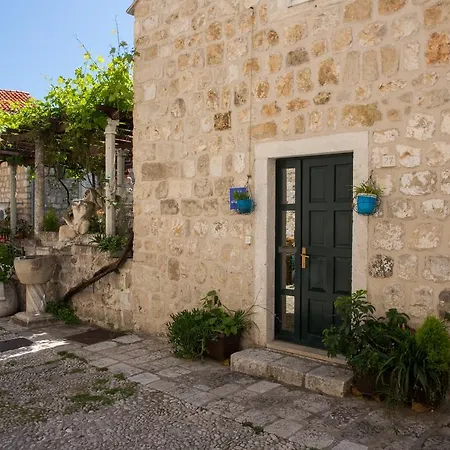 Apartment Lucia Old Town