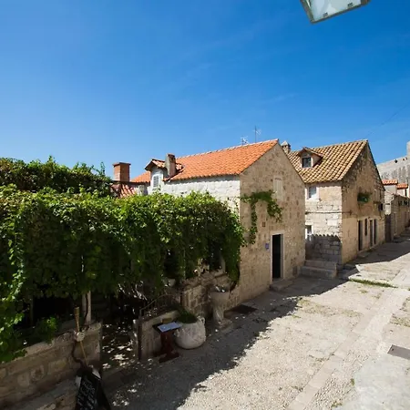 Lucia Old Town Apartment *