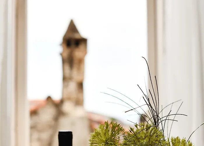 Lucia Old Town Апартаменты *